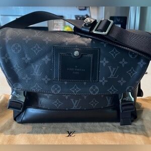 Designer Crossbody Bag ( Unisex )